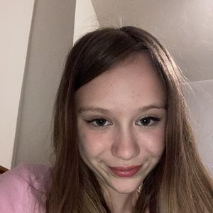 Meet your Posher, Chloe